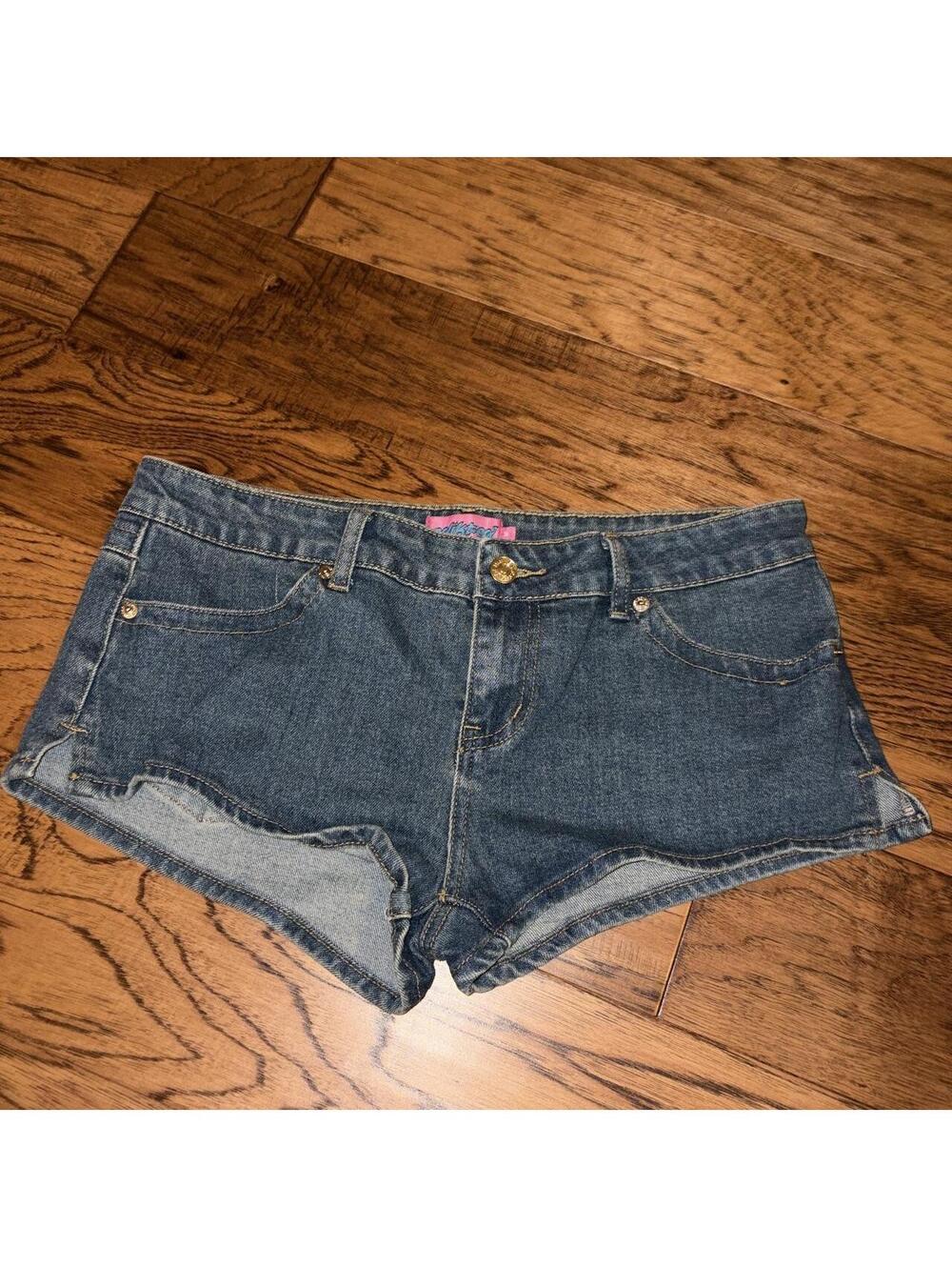 Edikted Women's Blue and Navy Shorts